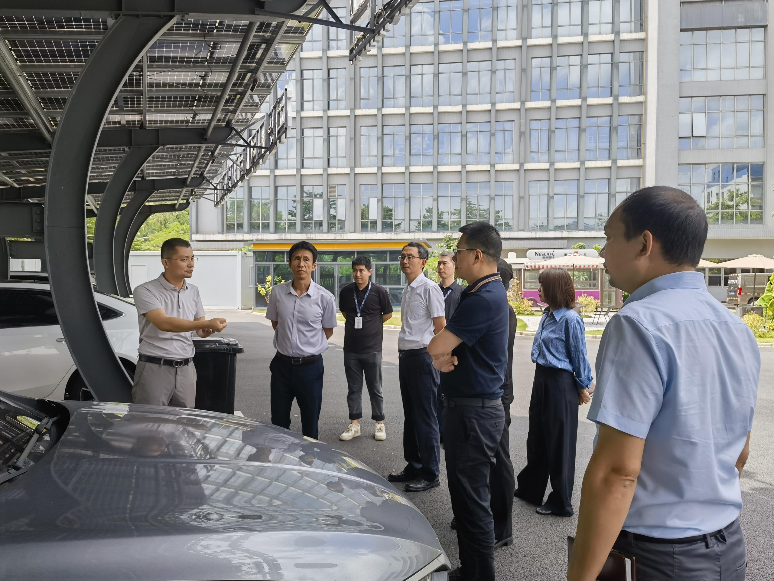 深物业集团一行莅临jinnianhui今年会考察交流，共筑“绿色低碳”新篇章